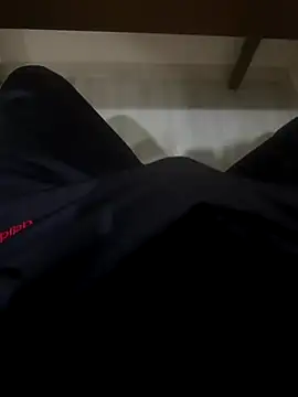 LAZ3R1 online show from December 1, 2025, 2:12 am