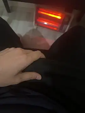 Snapshot of LAZ3R1 chatting on December 15, 2025, 12:27 am LAZ3R1 online show from December 15, 2025, 12:27 am