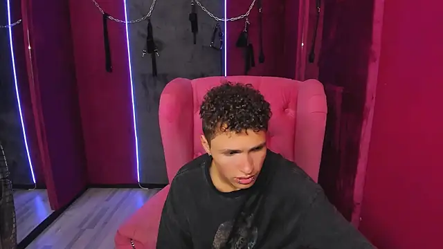 Snapshot of JonnyDarka chatting on October 4, 2025, 10:39 am JonnyDarka online show from October 4, 2025, 10:39 am