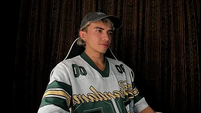 guynextdo0r online show from November 27, 2025, 11:27 pm