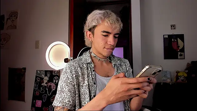 guynextdo0r online show from October 3, 2025, 9:05 pm