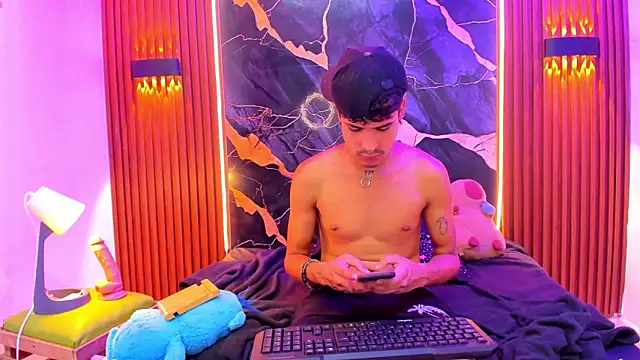 Snapshot of Lucky_boys__X chatting on February 16, 2026, 4:49 pm Lucky boys X online show from February 16, 2026, 4:49 pm