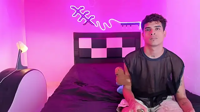 Snapshot of Lucky_boys__X chatting on December 21, 2025, 6:53 pm Lucky boys X online show from December 21, 2025, 6:53 pm