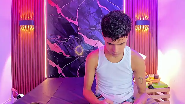 Lucky boys  X online show from November 14, 2025, 12:53 pm