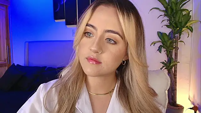 Snapshot of MaryMoon_ chatting on November 15, 2025, 2:37 am MaryMoon online show from November 15, 2025, 2:37 am