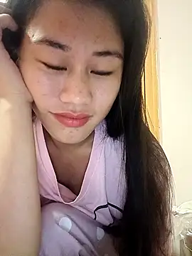 Snapshot of luy-xinh02 chatting on November 16, 2025, 12:43 pm luy-xinh02 online show from November 16, 2025, 12:43 pm