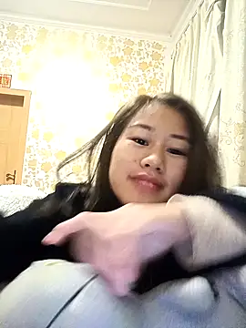 Snapshot of luy-xinh02 chatting on November 30, 2025, 10:16 am luy-xinh02 online show from November 30, 2025, 10:16 am