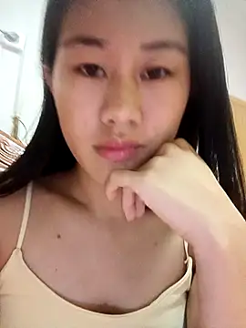 Snapshot of luy-xinh02 chatting on November 9, 2025, 11:36 am luy-xinh02 online show from November 9, 2025, 11:36 am