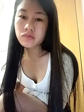 Snapshot of luy-xinh02 chatting on November 4, 2025, 2:10 pm luy-xinh02 online show from November 4, 2025, 2:10 pm