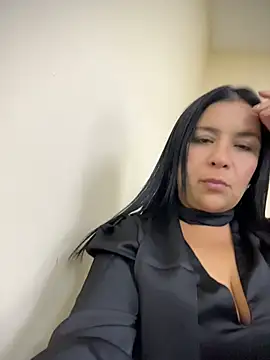 IrisDuvall online show from April 29, 2026, 11:55 pm