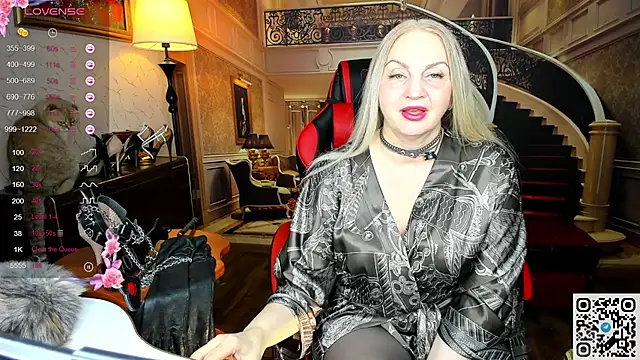 Nina Devillle online show from February 24, 2026, 11:38 pm