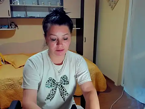 Snapshot of Soffy_Skye chatting on April 30, 2026, 5:03 am Soffy Skye online show from April 30, 2026, 5:03 am
