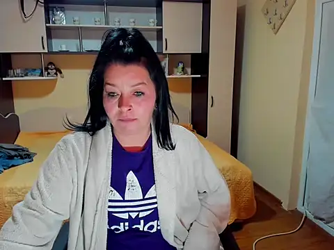 Snapshot of Soffy_Skye chatting on April 27, 2026, 4:54 am Soffy Skye online show from April 27, 2026, 4:54 am