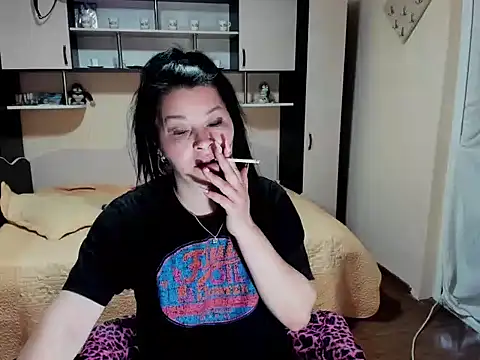 Snapshot of Soffy_Skye chatting on May 6, 2026, 5:00 am Soffy Skye online show from May 6, 2026, 5:00 am