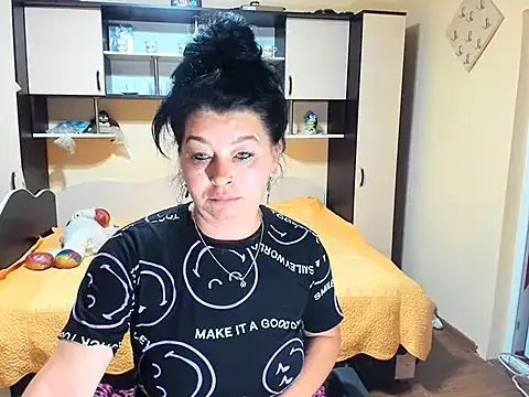 Snapshot of Soffy_Skye chatting on June 12, 2026, 4:54 am Soffy Skye online show from June 12, 2026, 4:54 am
