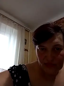 Snapshot of Caramellove8877 chatting on November 7, 2025, 6:18 am Caramellove8877 online show from November 7, 2025, 6:18 am