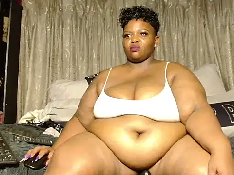 Bustyboobs02xx online show from November 8, 2025, 7:06 pm