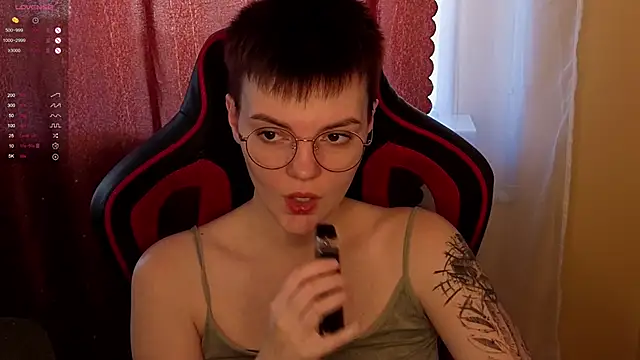 KrisNeal online show from October 2, 2025, 9:34 am