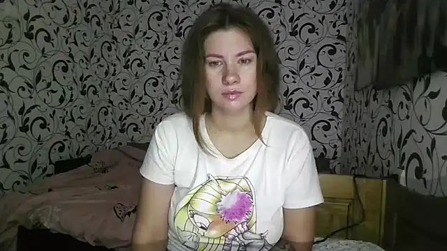 YourEmilie online show from September 19, 2025, 9:08 pm