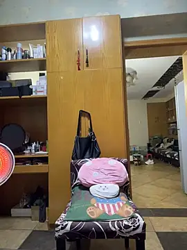 xiuchun100 online show from March 16, 2026, 1:04 pm