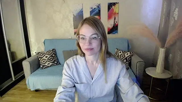 shy hot cat online show from November 20, 2025, 10:05 am