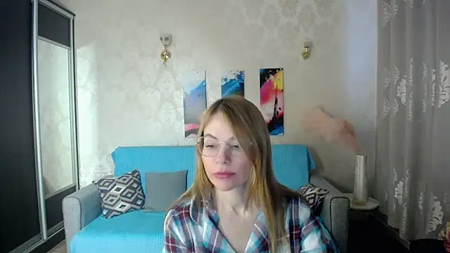 shy hot cat online show from December 1, 2025, 8:26 am