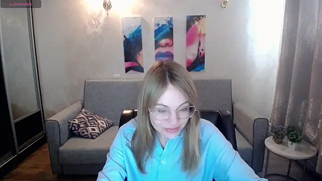 shy hot cat online show from October 20, 2025, 6:48 am