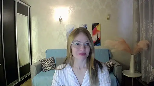 shy hot cat online show from December 2, 2025, 9:00 am