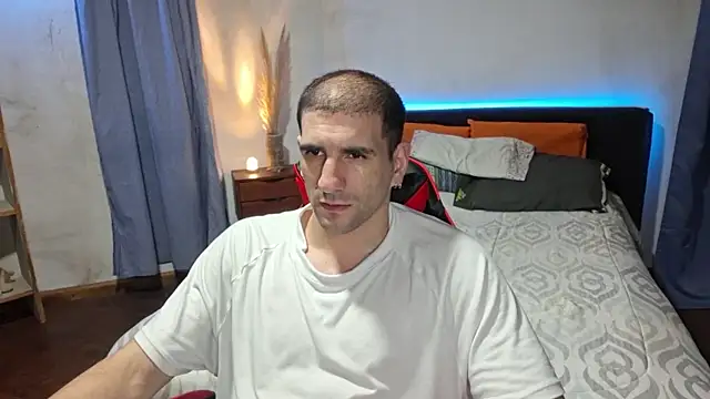 ObeyLust online show from November 30, 2025, 1:17 am