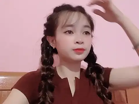 Suna7383 online show from October 2, 2025, 3:15 pm