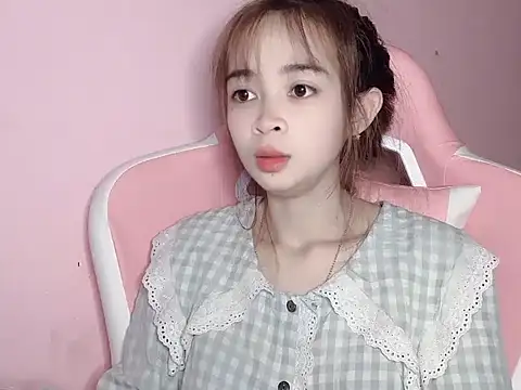 Suna7383 online show from December 17, 2025, 5:07 pm