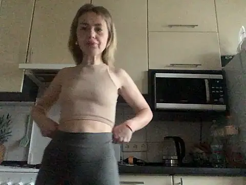 MartaLuna  online show from December 19, 2025, 12:07 pm