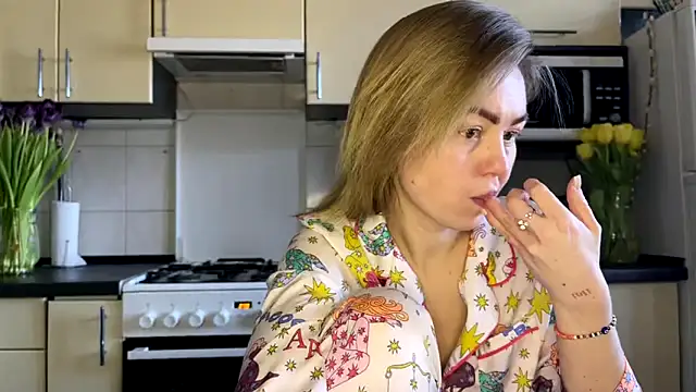 MartaLuna  online show from March 12, 2026, 11:14 am