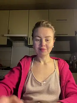 MartaLuna  online show from January 31, 2026, 9:24 pm