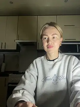 MartaLuna  online show from November 27, 2025, 7:58 pm