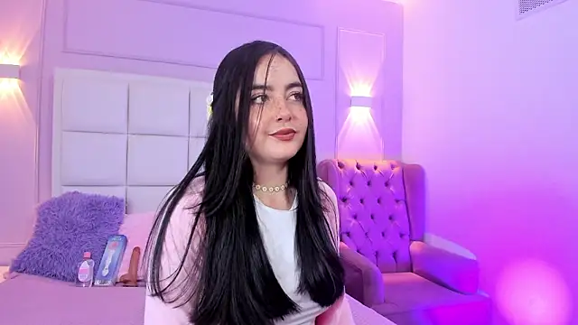 Ashleypetit online show from May 24, 2026, 1:11 pm