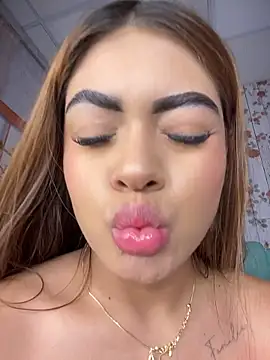 Snapshot of MayaMoanXXX chatting on May 20, 2026, 2:25 pm MayaMoanXXX online show from May 20, 2026, 2:25 pm