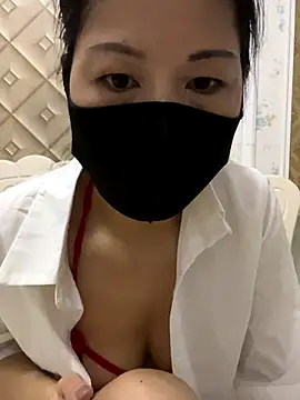 yunmeng000 online show from September 13, 2025, 12:38 pm