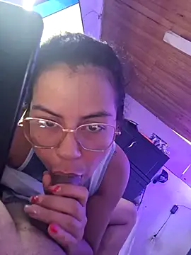 Chloe y Dante online show from September 25, 2025, 4:35 pm