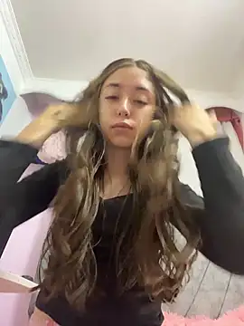 kimmy vegga2 online show from November 3, 2025, 4:17 am