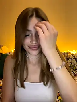 Elizabeth Tay online show from September 30, 2025, 5:19 pm