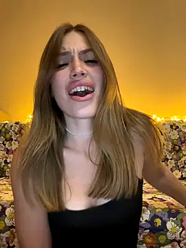 Elizabeth Tay online show from September 28, 2025, 8:05 pm