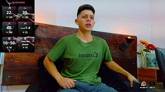 JhosuaVega online show from September 18, 2025, 2:14 am