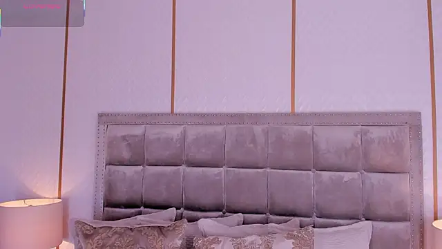 DakotaWangi online show from February 12, 2026, 3:28 am