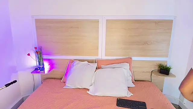 Snapshot of ValeryCortezm chatting on September 30, 2025, 11:49 am ValeryCortezm online show from September 30, 2025, 11:49 am