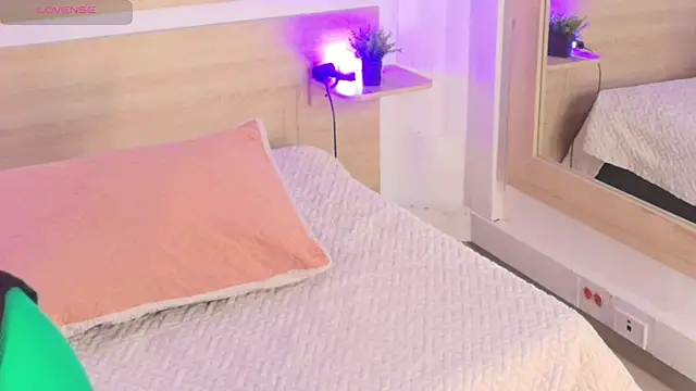 Snapshot of ValeryCortezm chatting on October 12, 2025, 1:45 pm ValeryCortezm online show from October 12, 2025, 1:45 pm