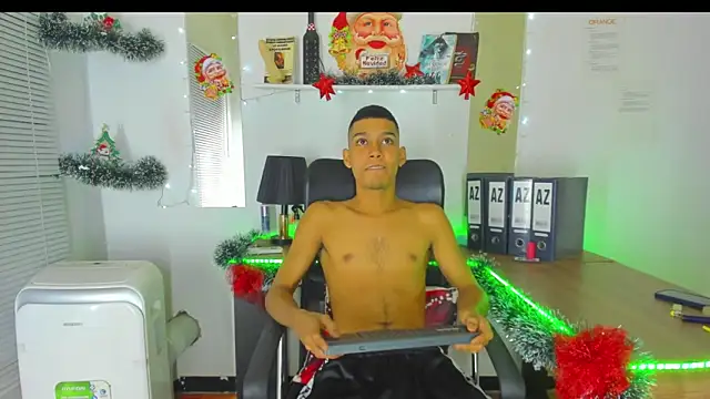 xxKamadevaxx online show from December 17, 2025, 1:49 pm