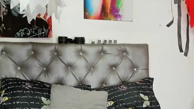 xxKamadevaxx online show from October 19, 2025, 12:41 pm