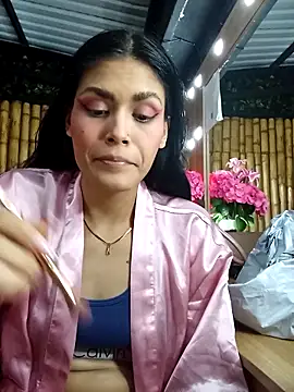 Isa Rouse   online show from November 20, 2025, 2:01 am