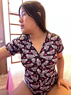 April Becker online show from October 6, 2025, 3:19 am